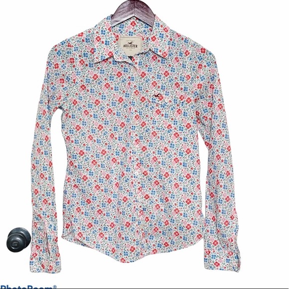 Hollister Tops - Hollister Ditzy Floral Button Down Size Small